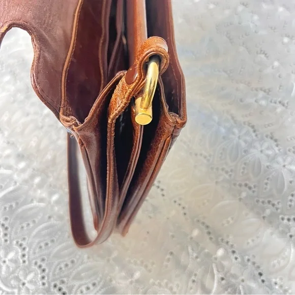 Vintage George Town Elegant Brown Leather Shoulder Bag/Crossbody - Picture 8 of 8